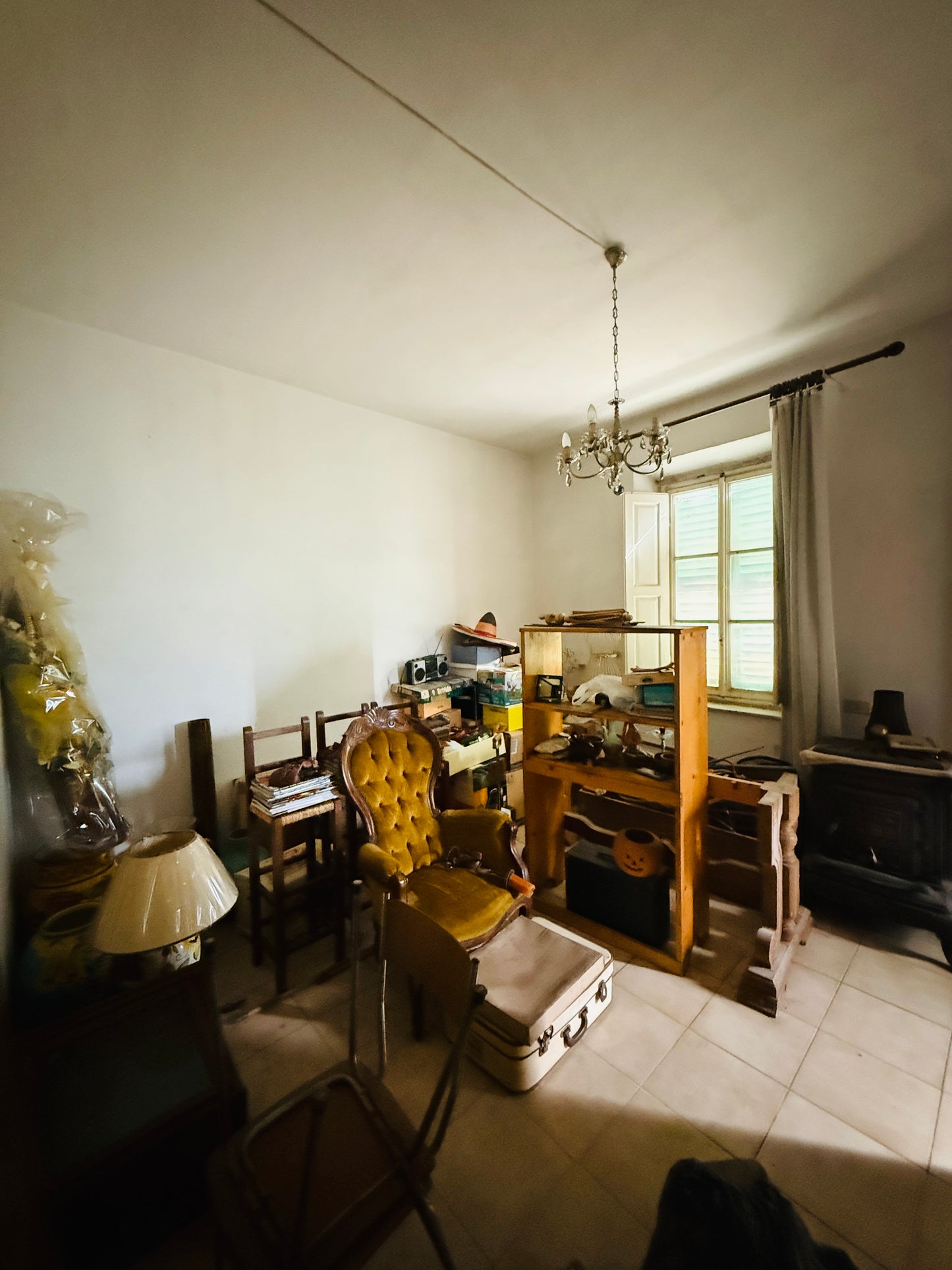 House in the village to renovate