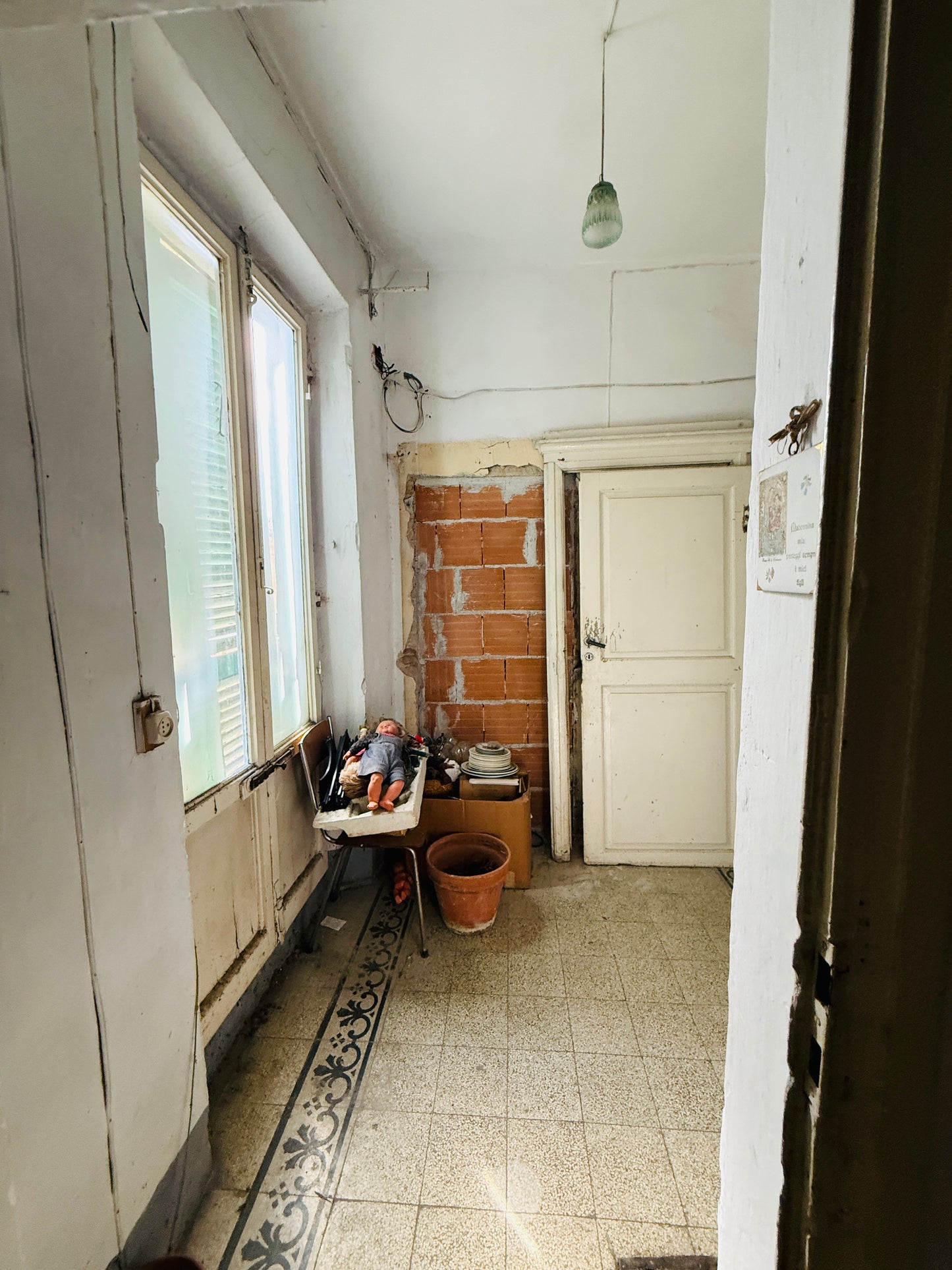House in the village to renovate