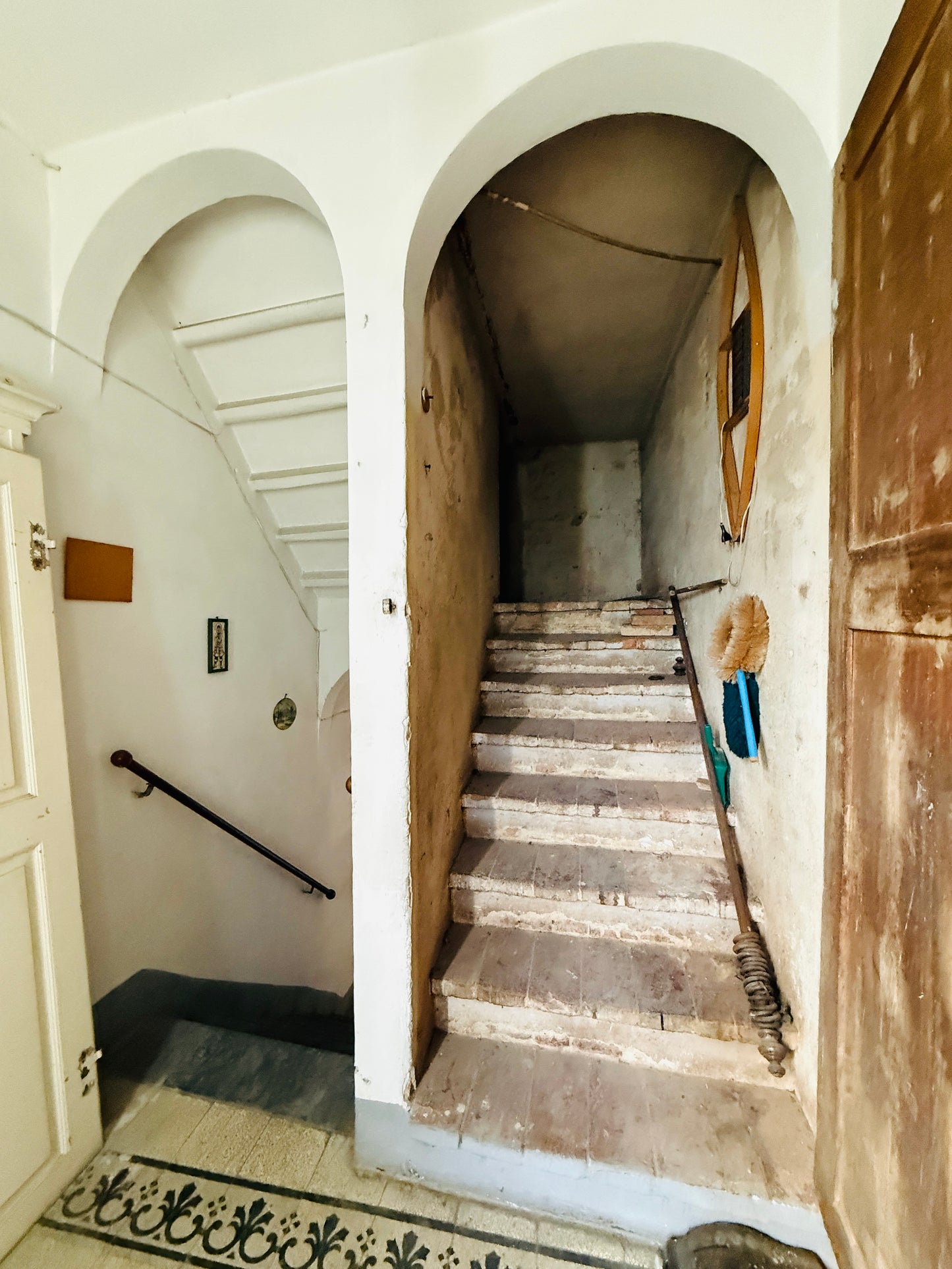 House in the village to renovate