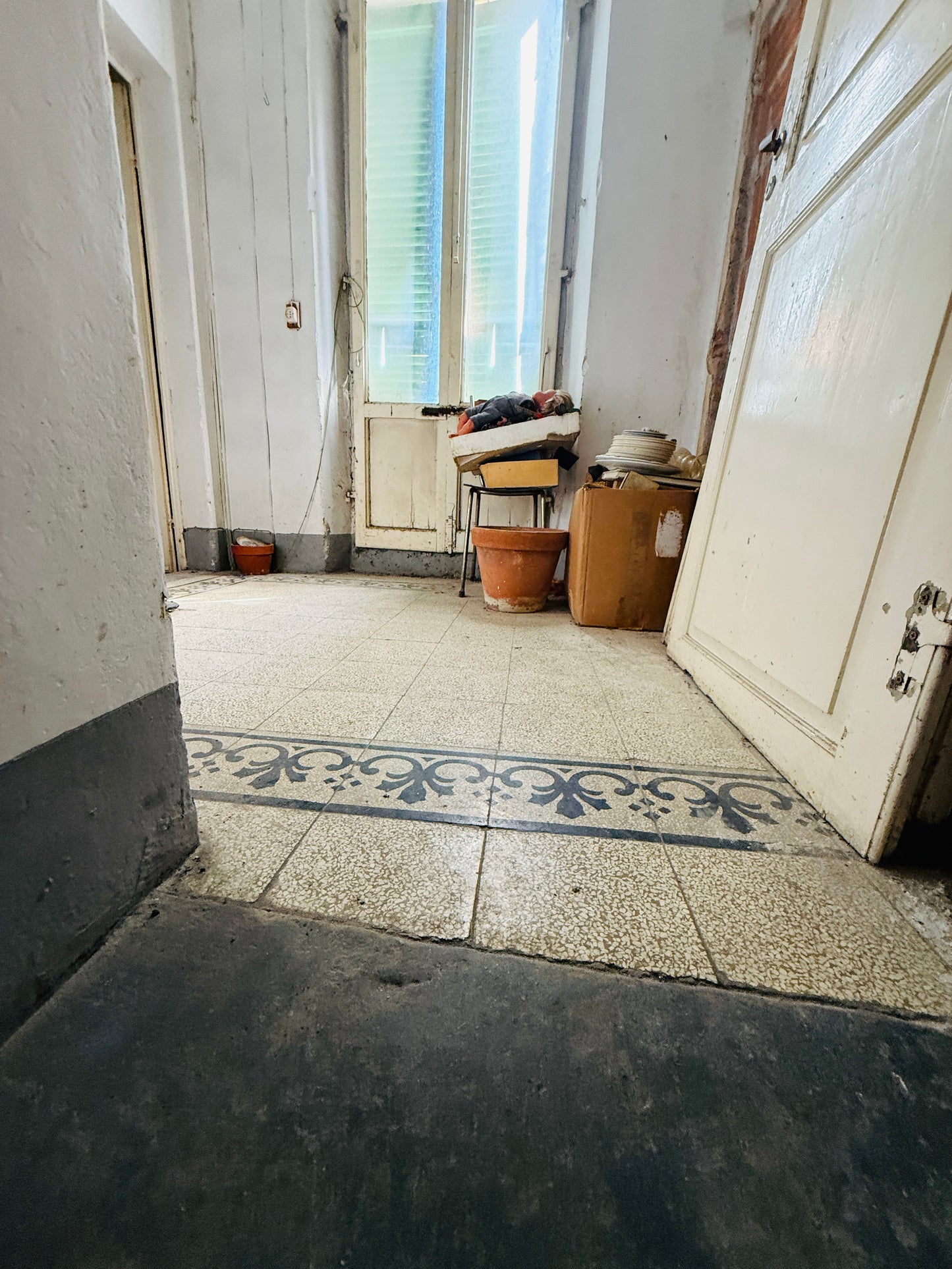 House in the village to renovate