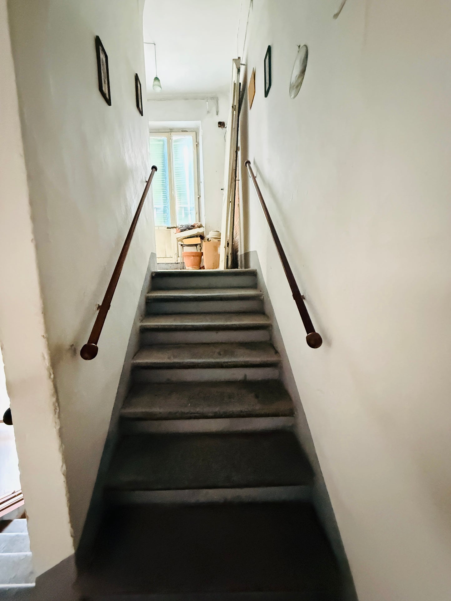 House in the village to renovate