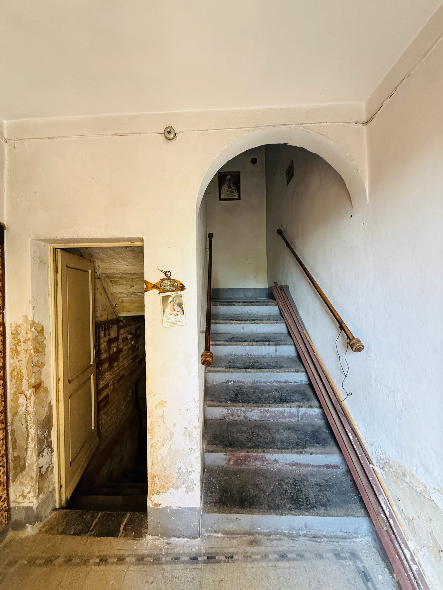House in the village to renovate
