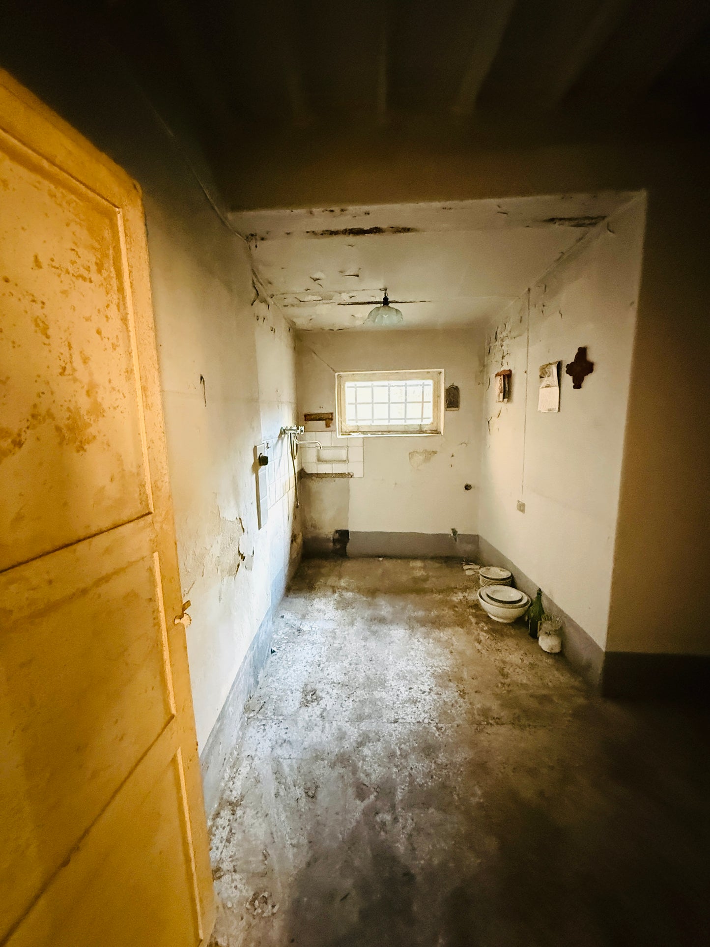 House in the village to renovate