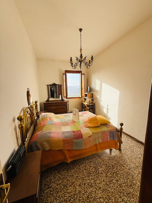 UNDER CONTRACT Big apartment with garage