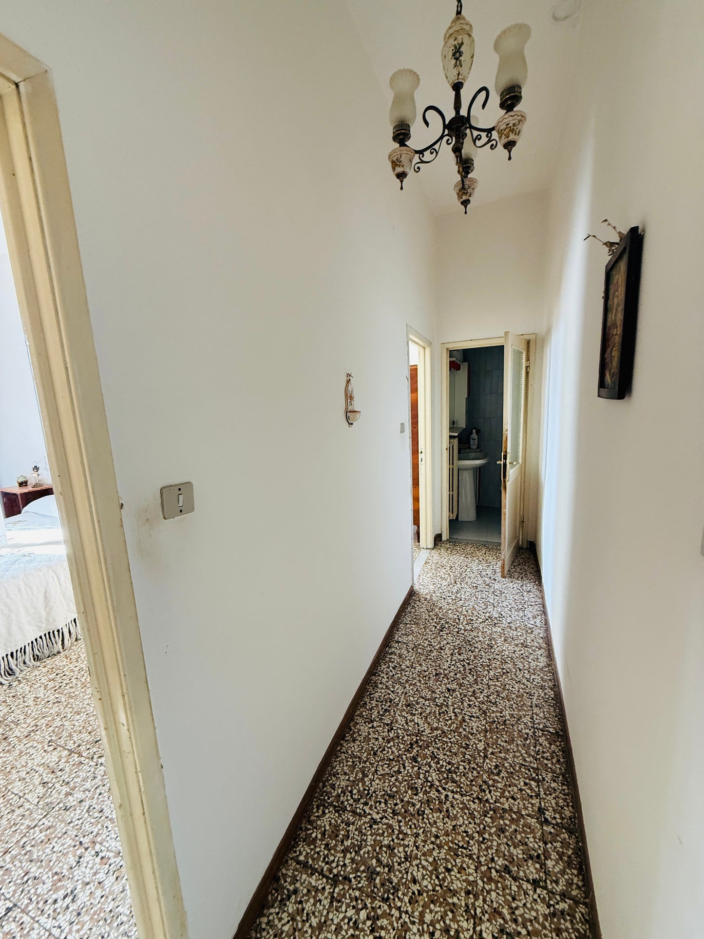 UNDER CONTRACT Big apartment with garage