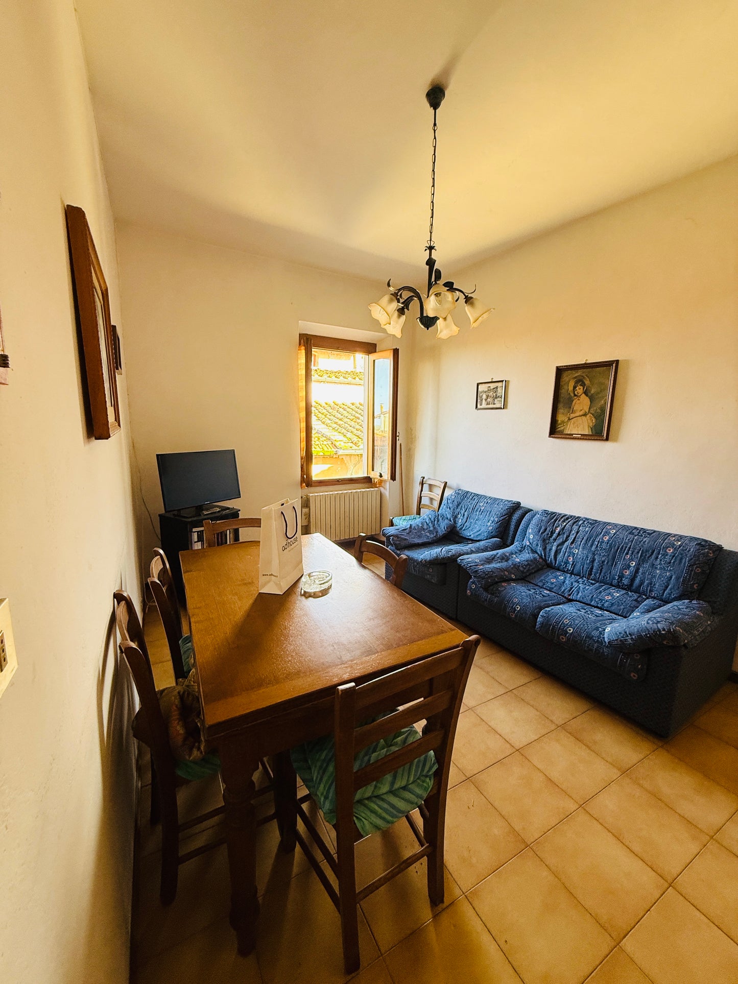 UNDER CONTRACT Big apartment with garage