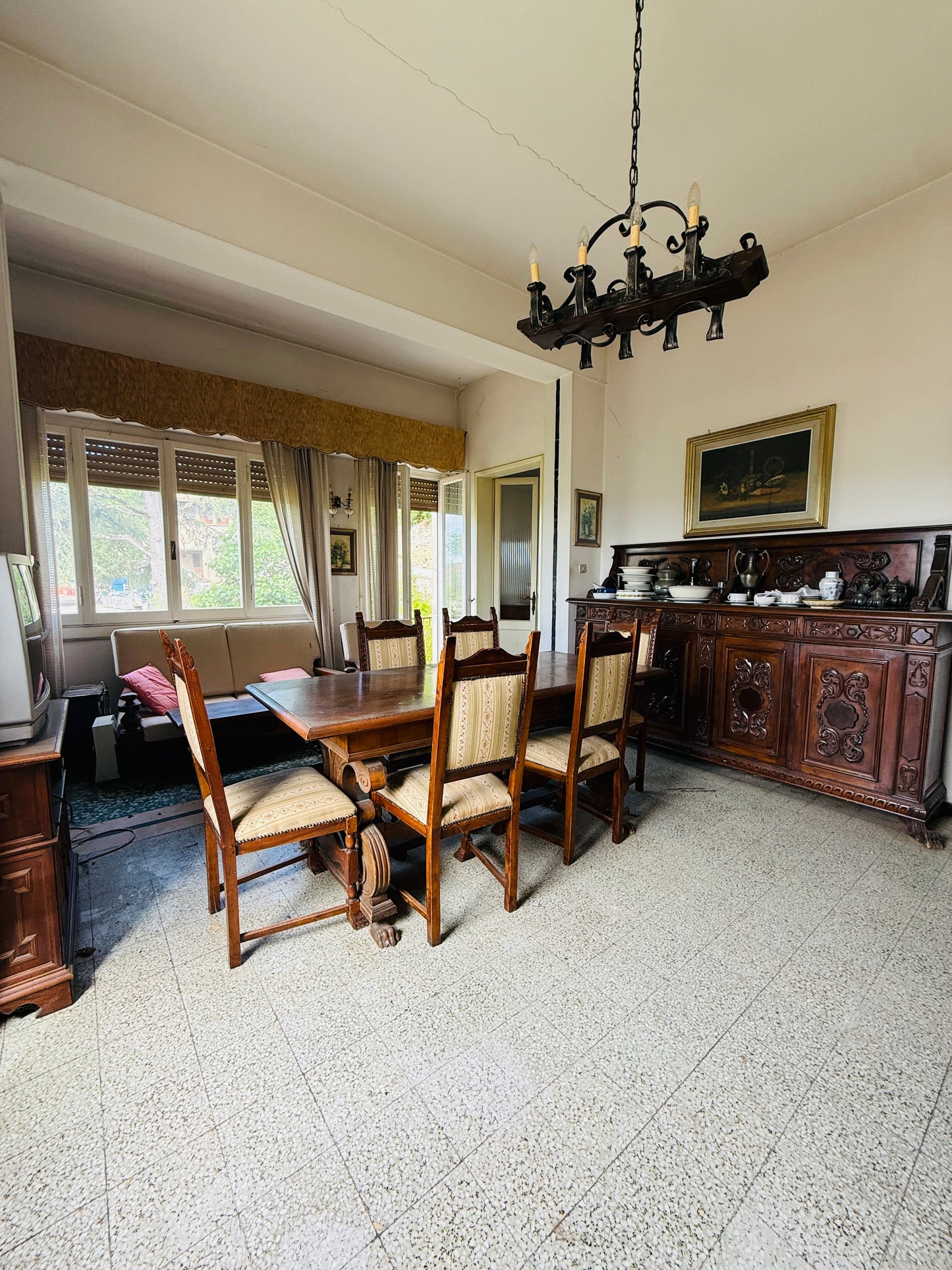 Detached House with Investment Potential in Laterina for Two Apartments