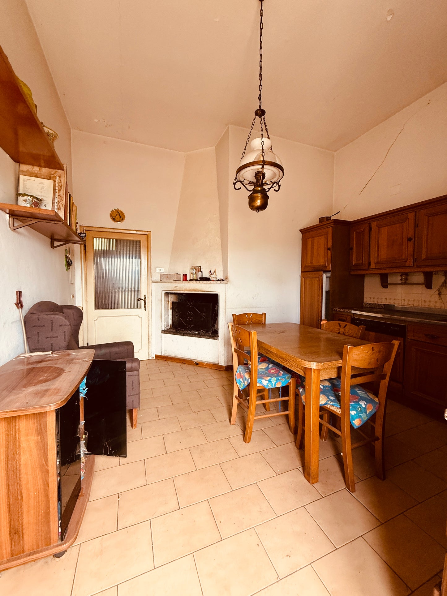 Detached House with Investment Potential in Laterina for Two Apartments