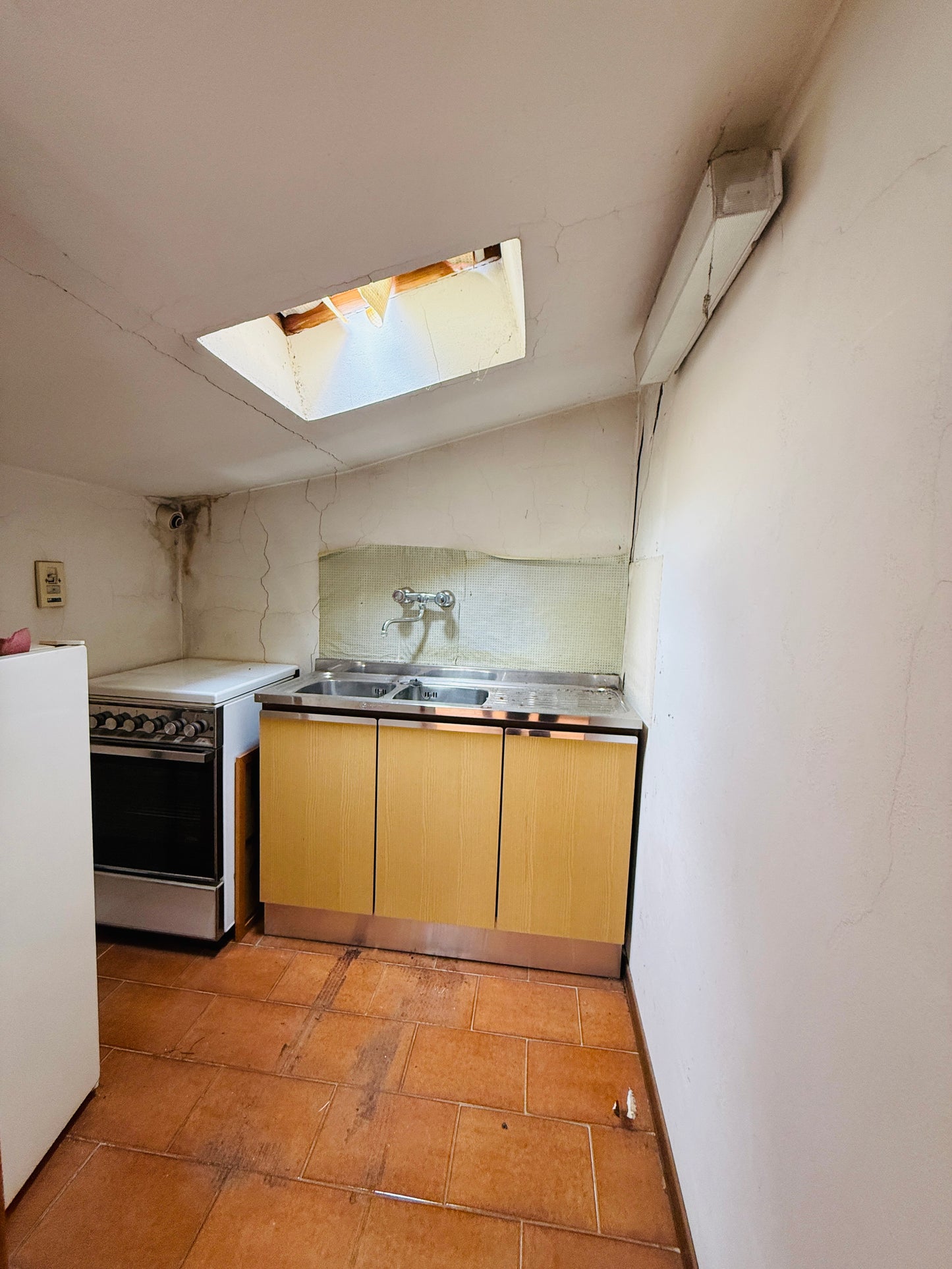 Detached House with Investment Potential in Laterina for Two Apartments
