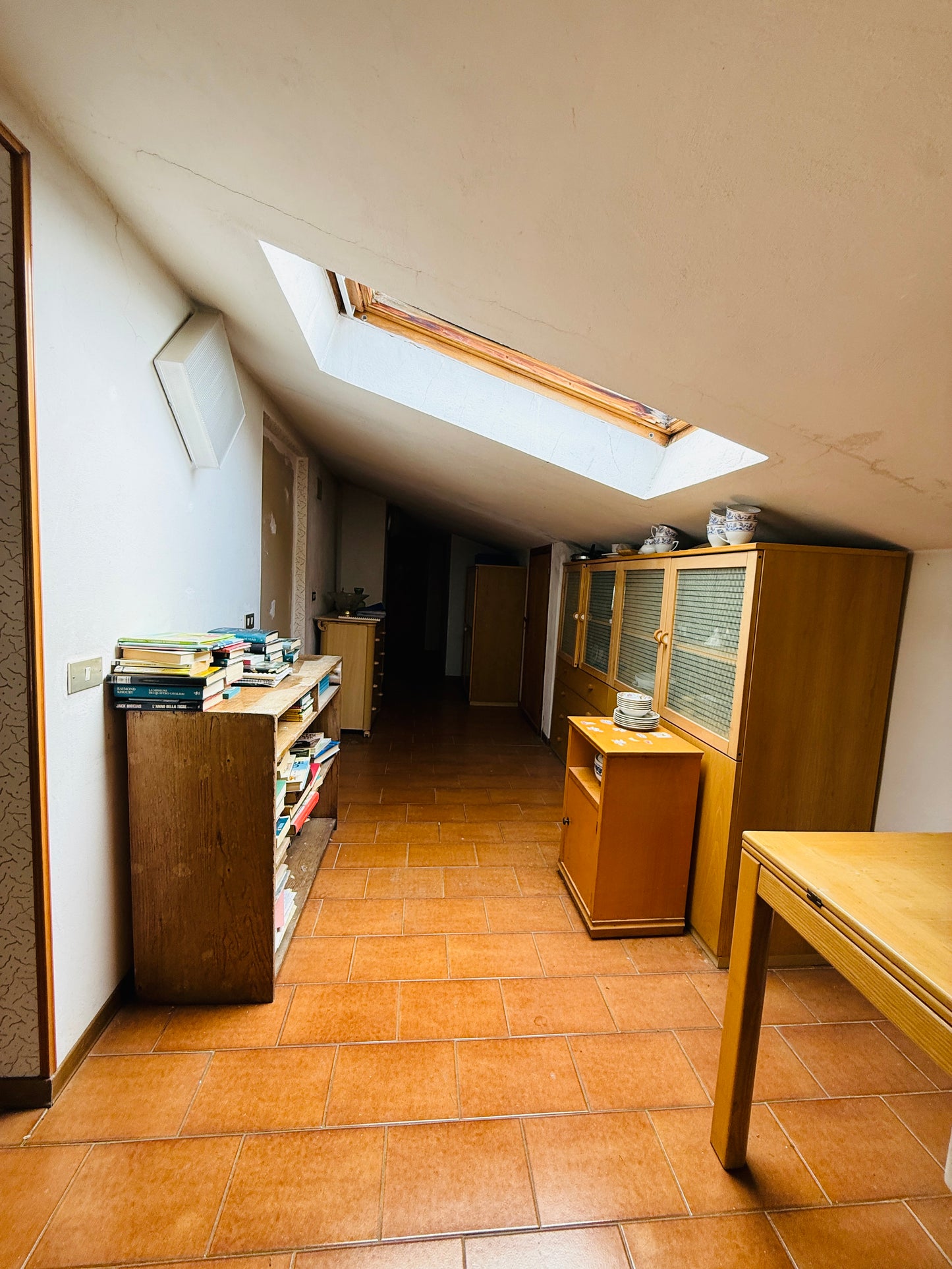 Detached House with Investment Potential in Laterina for Two Apartments