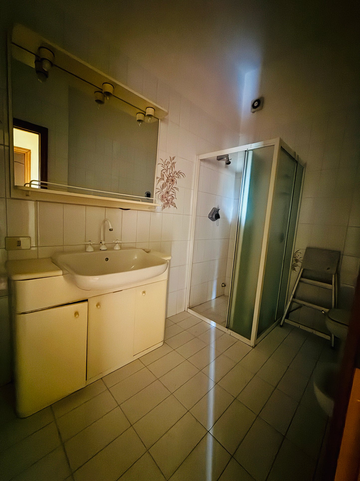 Detached House with Investment Potential in Laterina for Two Apartments