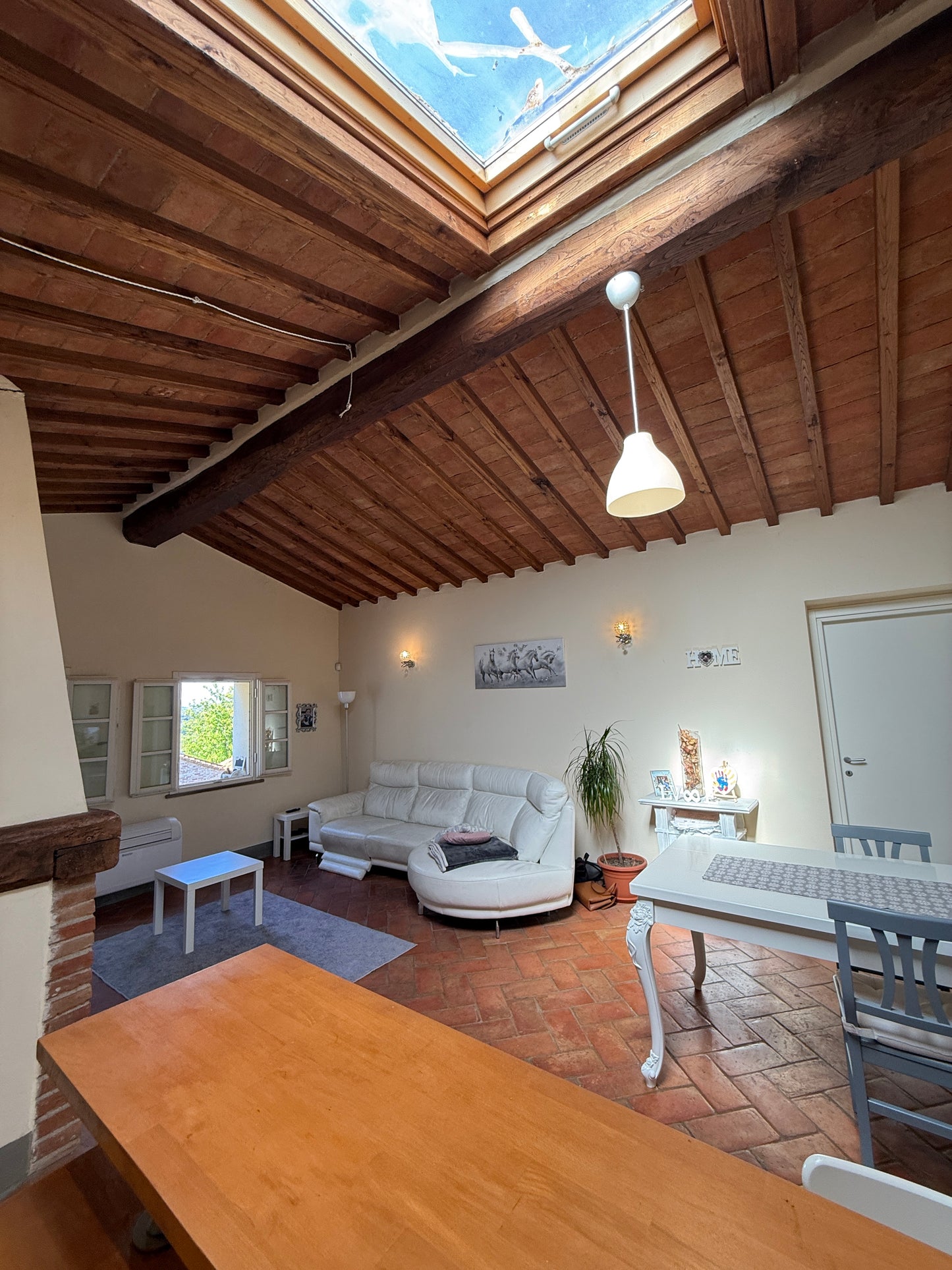 Renovated Penthouse with Panoramic View and Pool