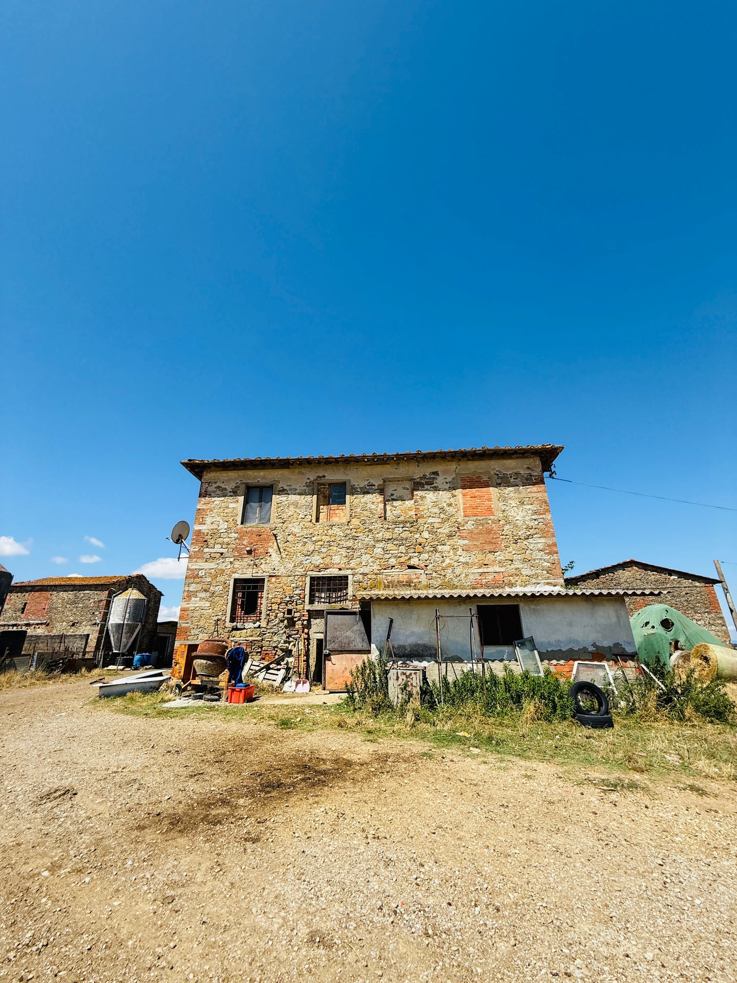 Farmhouse with 75 hectares