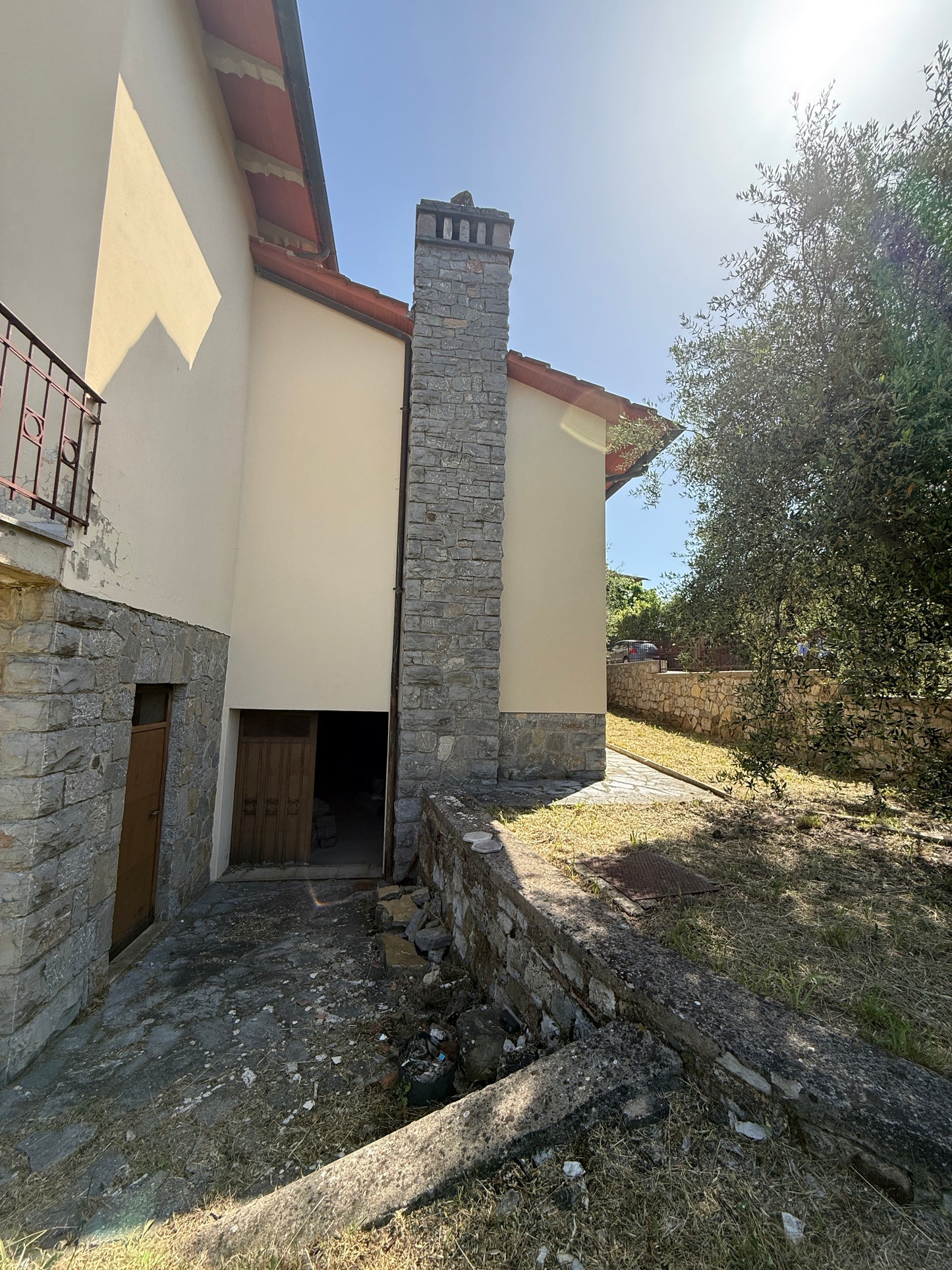 House with vineyard