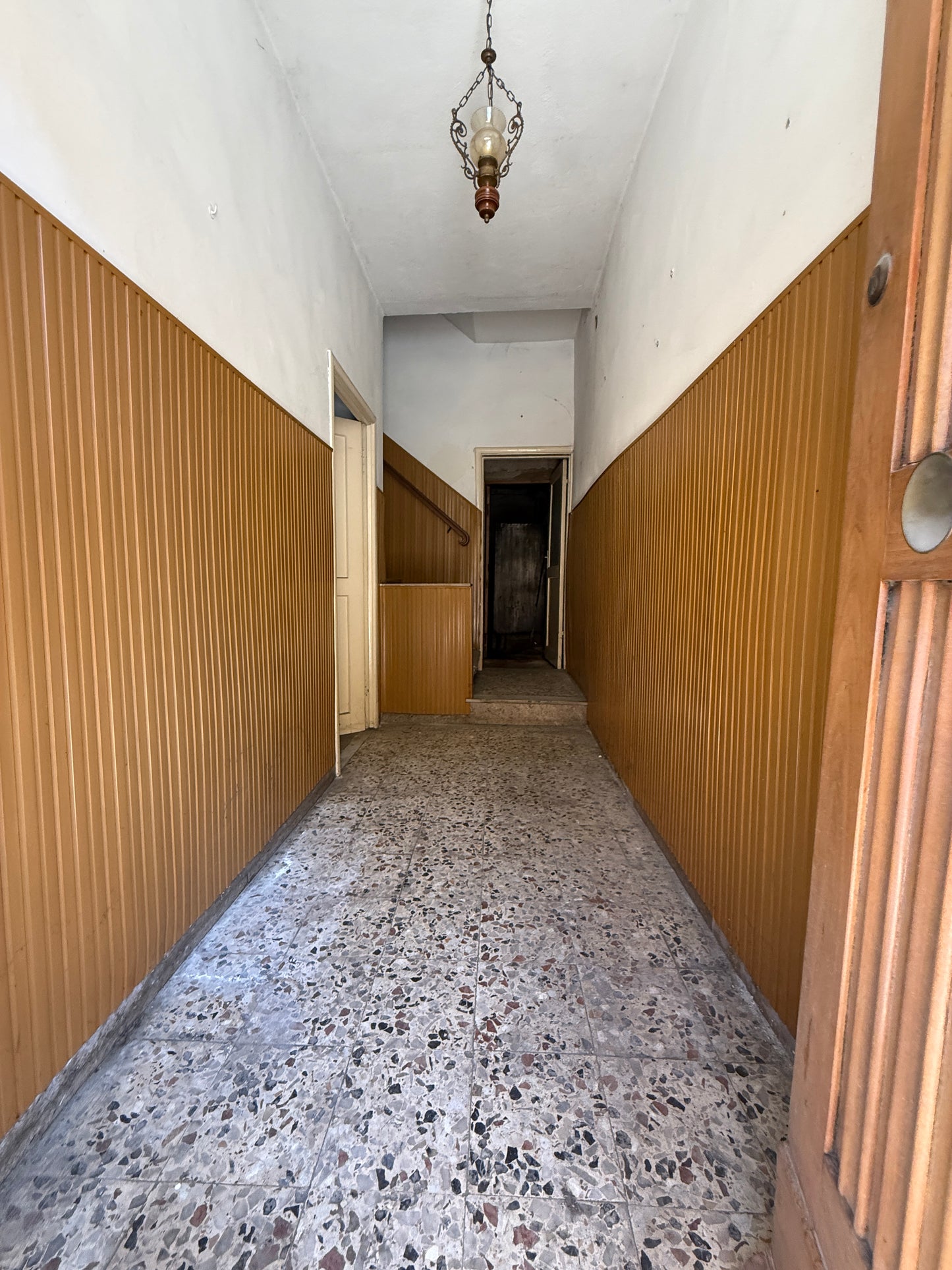 Apartment to renovate in the historic heart of Laterina