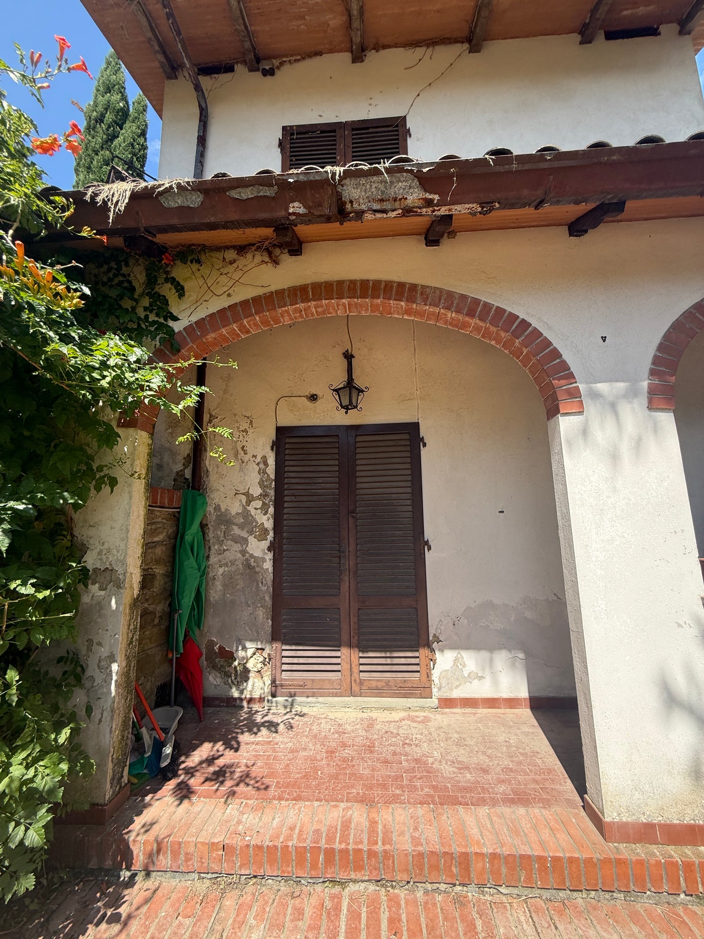 Villa near Arezzo centre with wineyard
