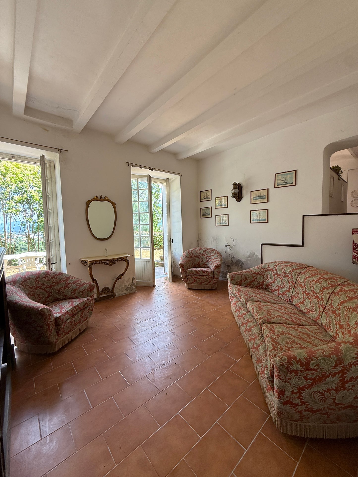 Villa near Arezzo centre with wineyard