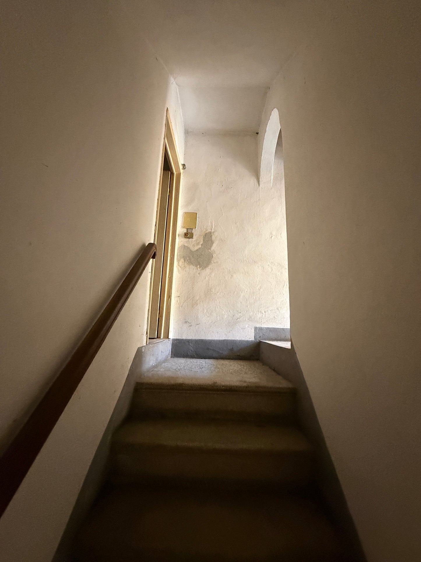 Apartment to renovate in the historic heart of Laterina