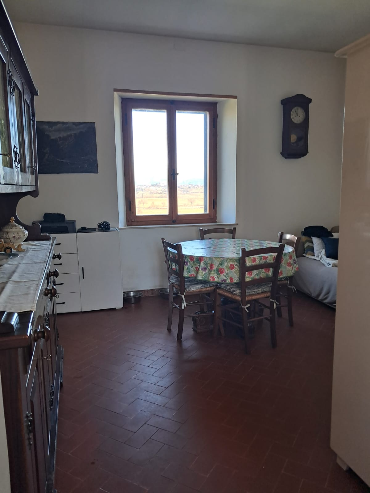 Move-in Ready Apartment Close to Amenities