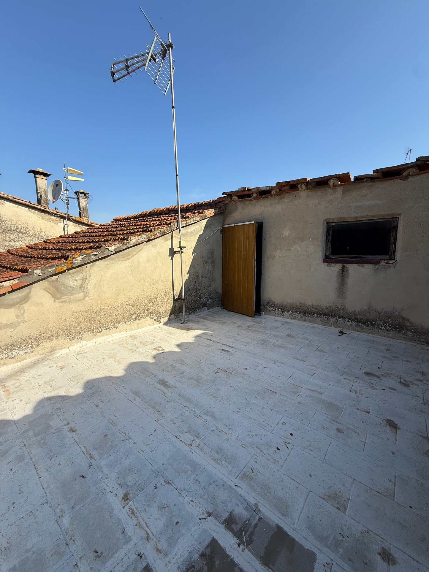 House with two terraces and double garage