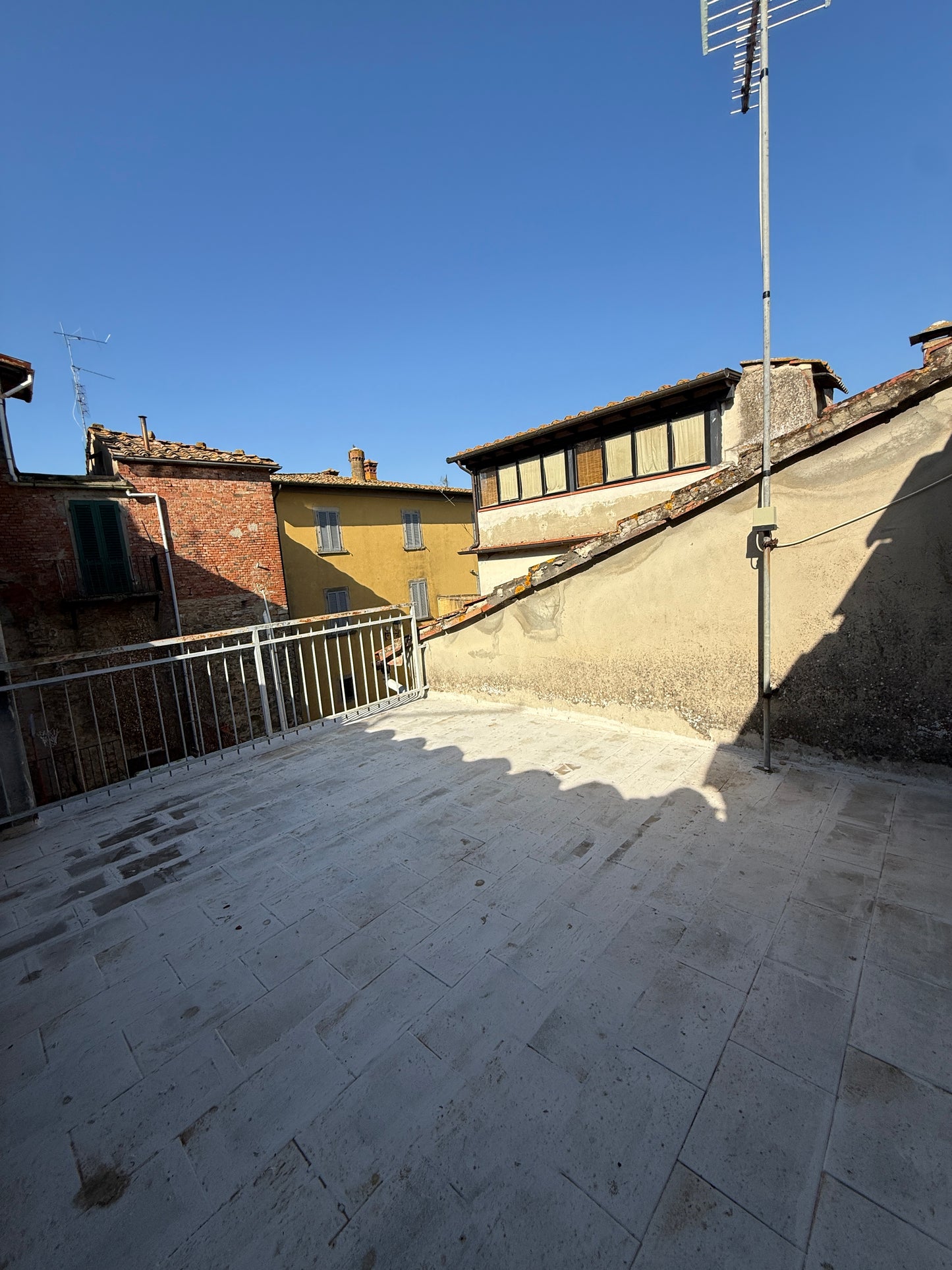 House with two terraces and double garage