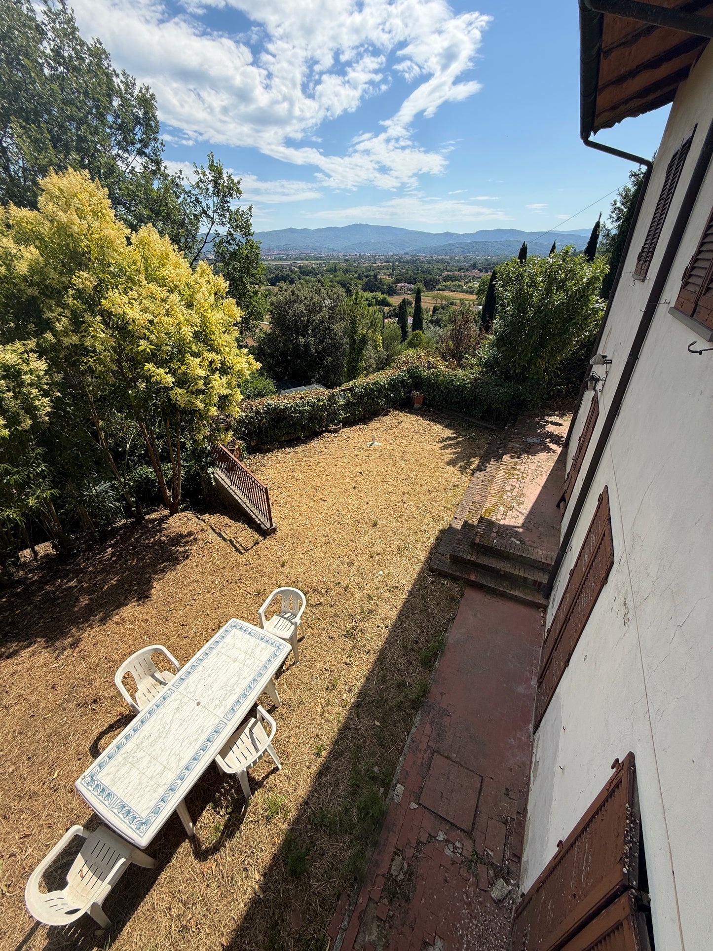 Villa near Arezzo centre with wineyard