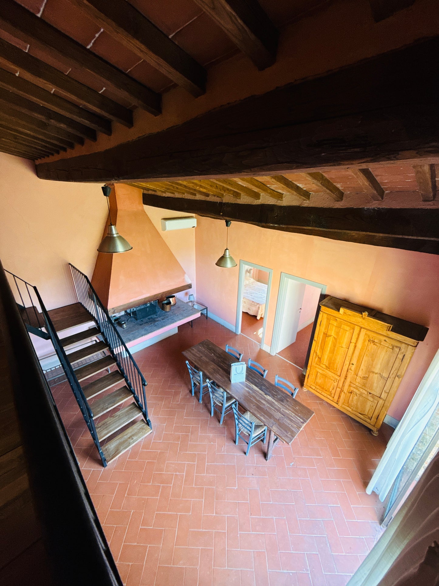 Renovated farmhouse in Pieve a Presciano with pool and view