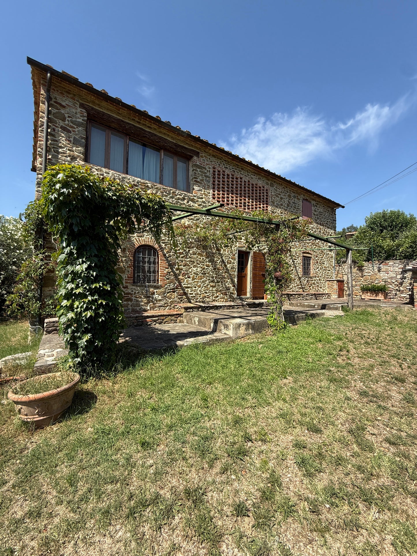 Charming Renovated Stone Barn with Pool