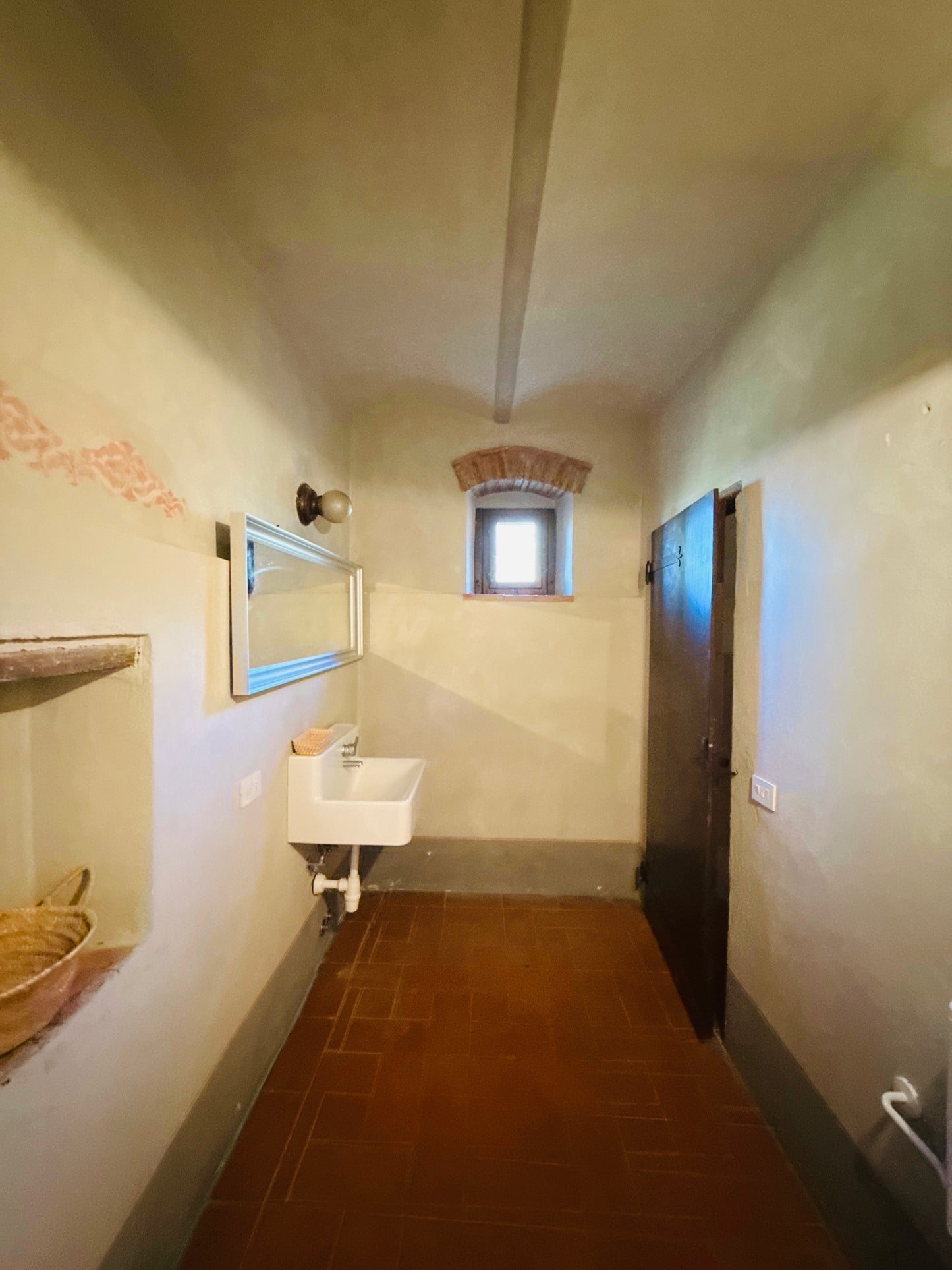 Renovated farmhouse in Pieve a Presciano with pool and view