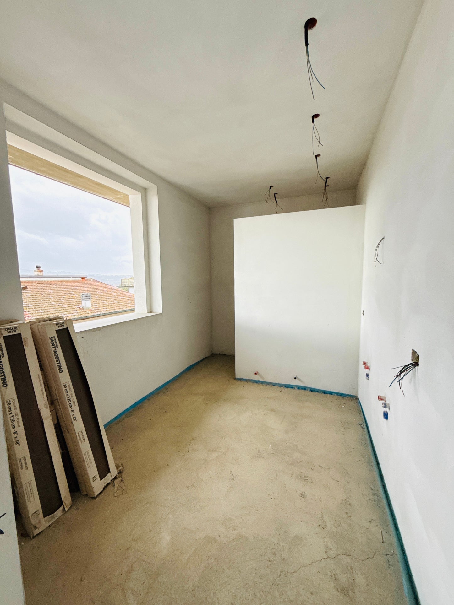 Semi-detached house for sale - advanced unfinished state