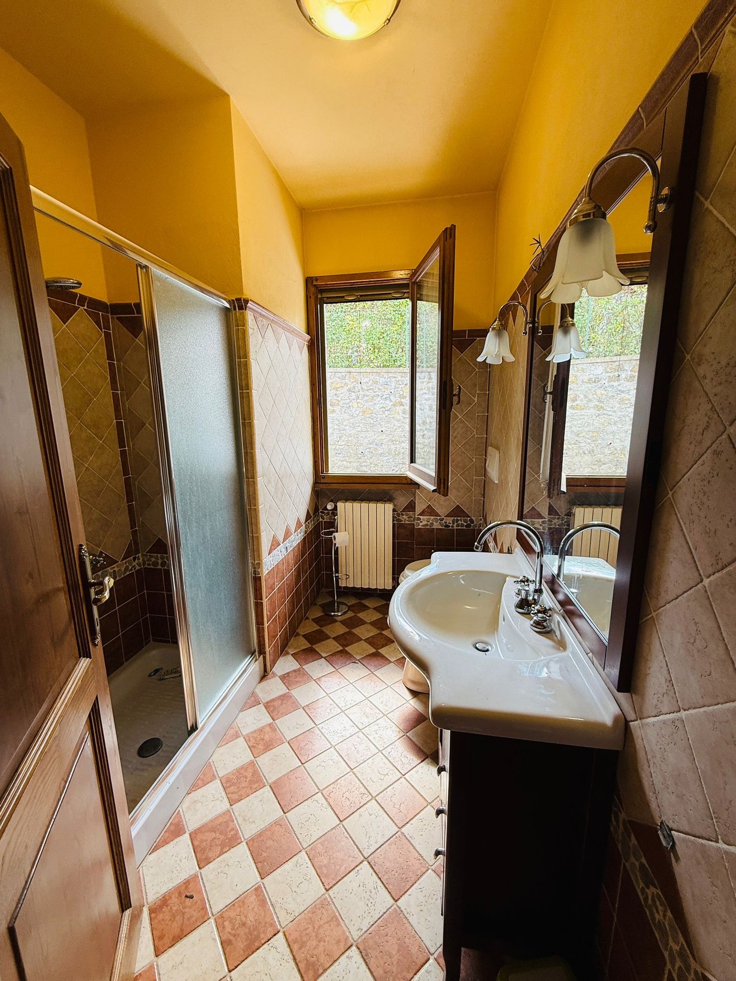 Detached house with three bedrooms and two bathrooms