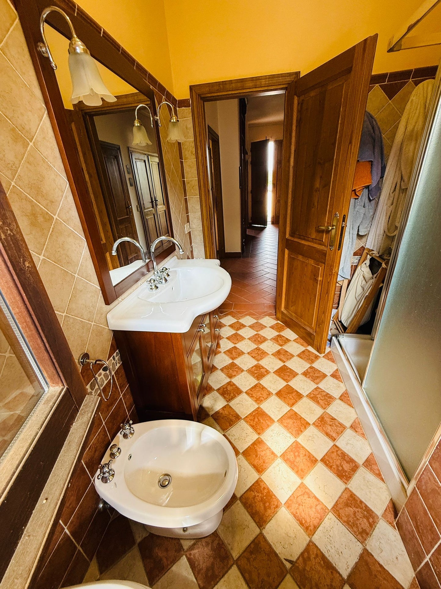 Detached house with three bedrooms and two bathrooms