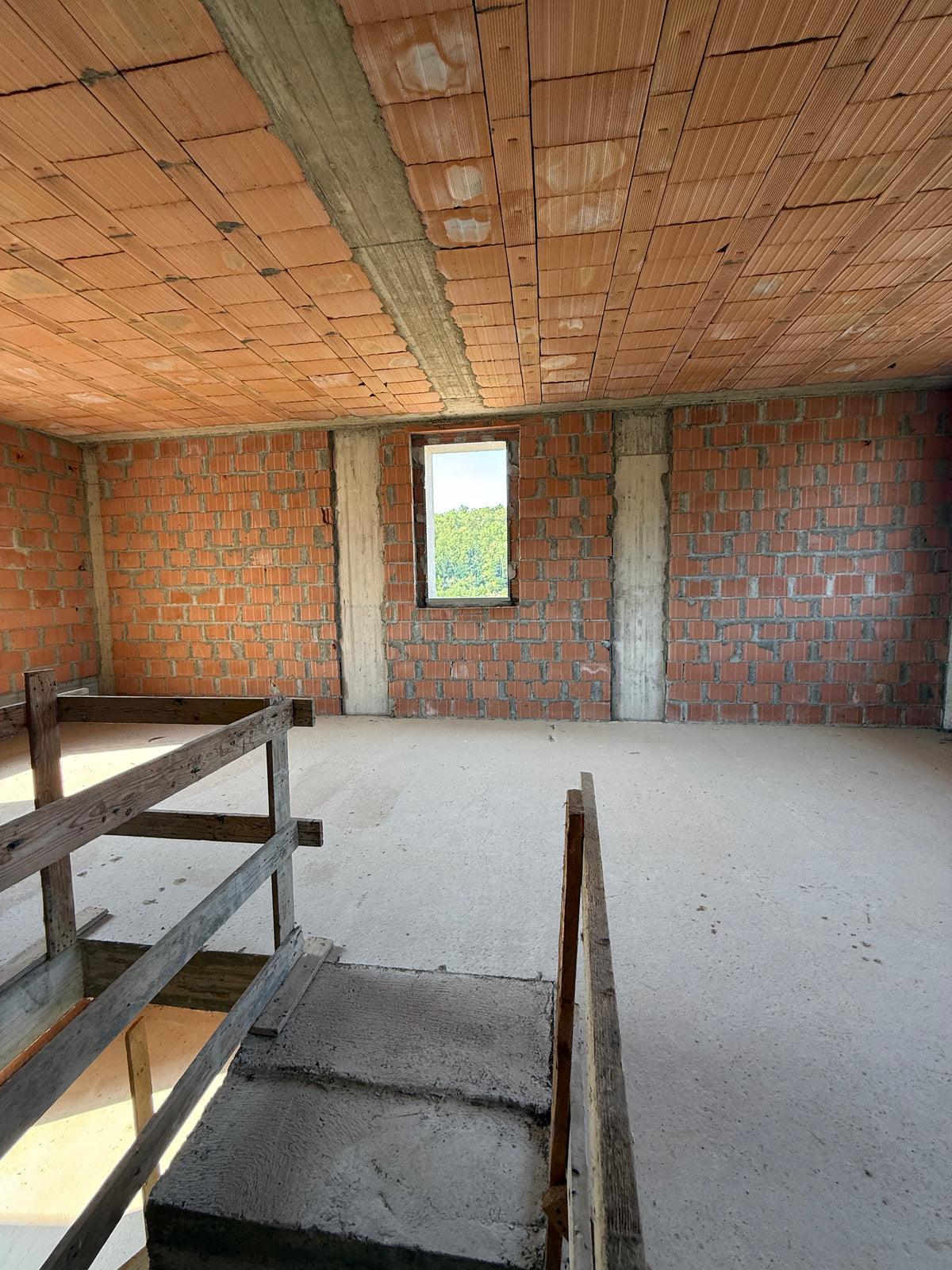Detached house, new construction - unfinished, free on three sides