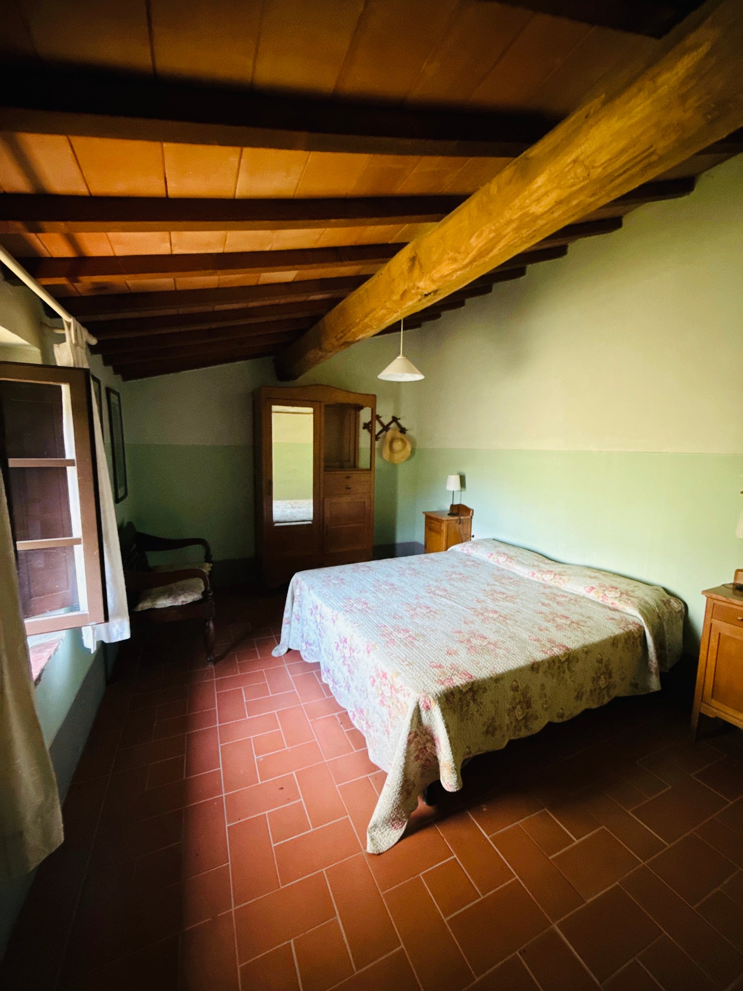 Renovated farmhouse in Pieve a Presciano with pool and view