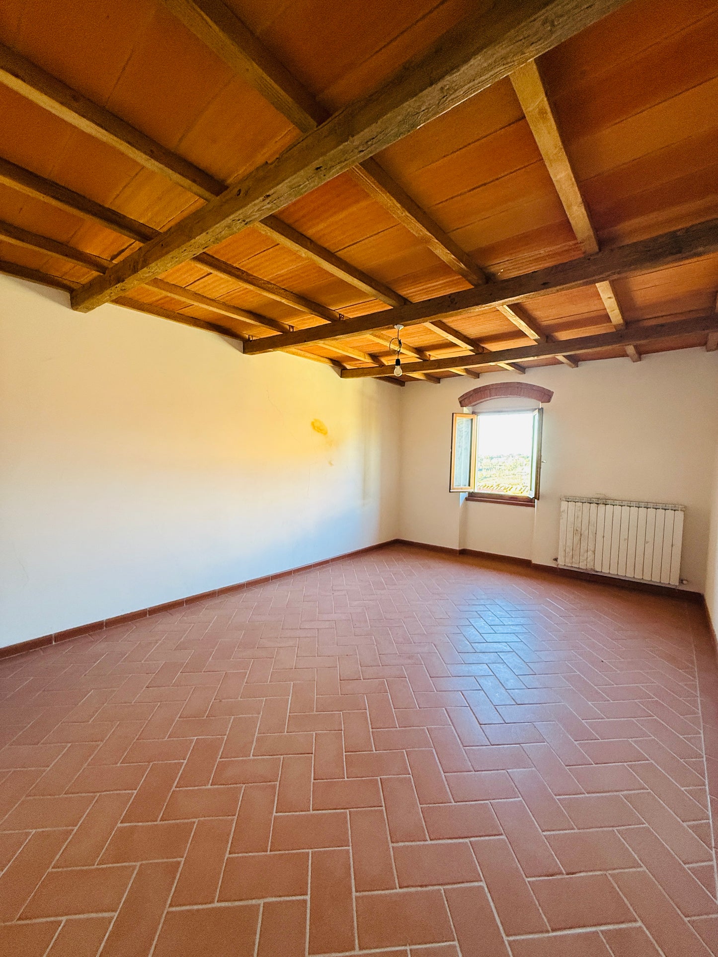 Completely renovated, never-inhabited detached townhouse in Laterina