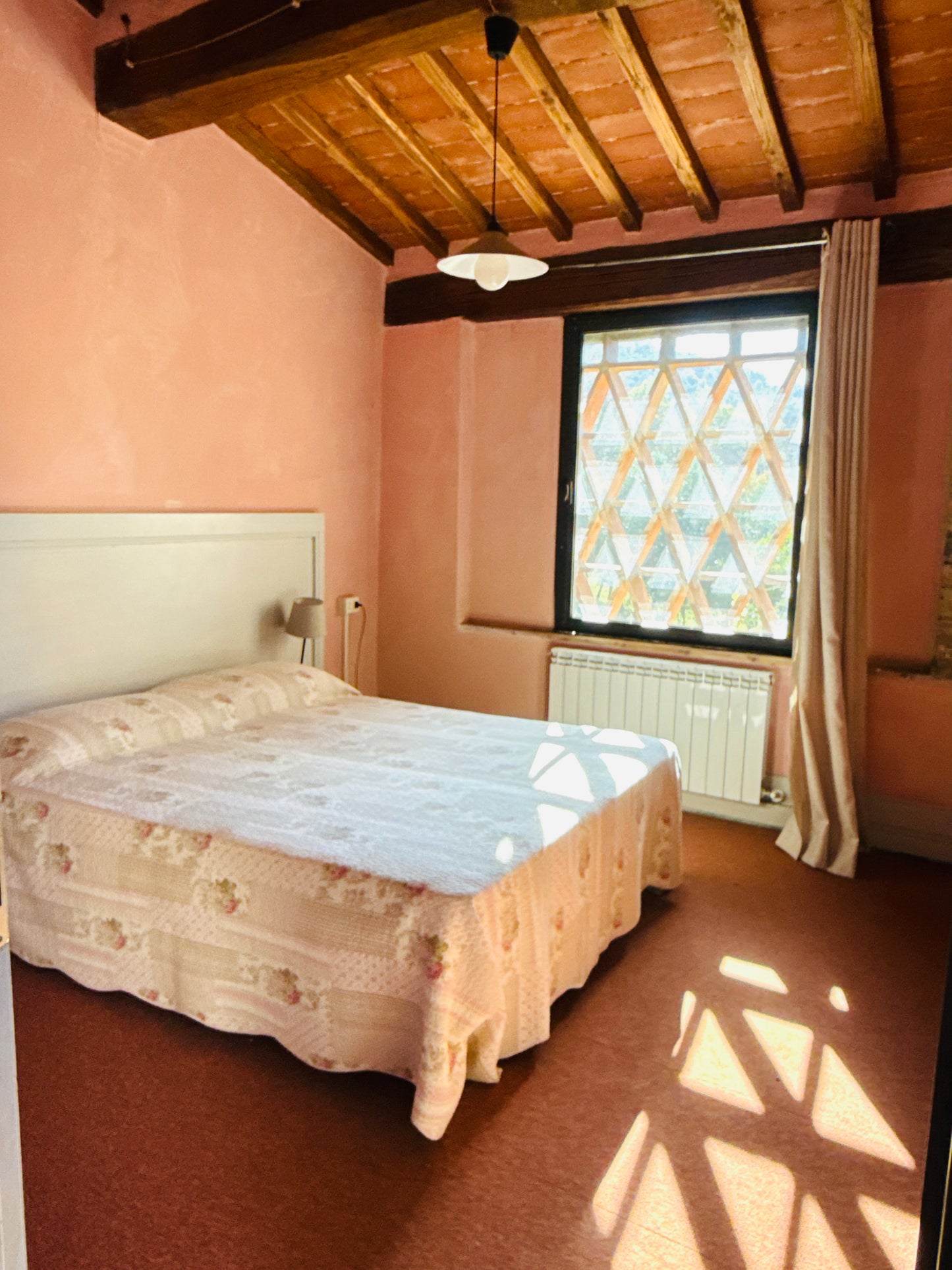 Renovated farmhouse in Pieve a Presciano with pool and view