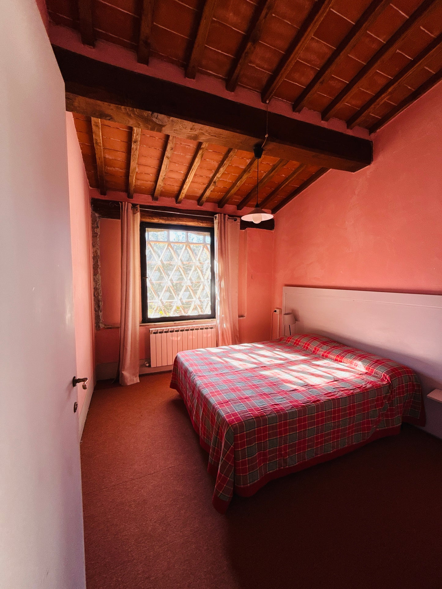 Renovated farmhouse in Pieve a Presciano with pool and view