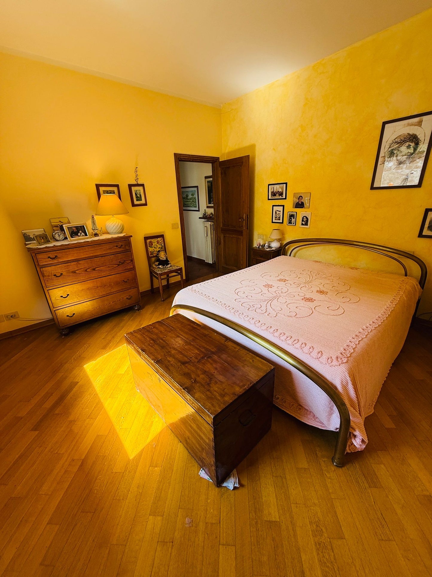 Detached house with three bedrooms and two bathrooms