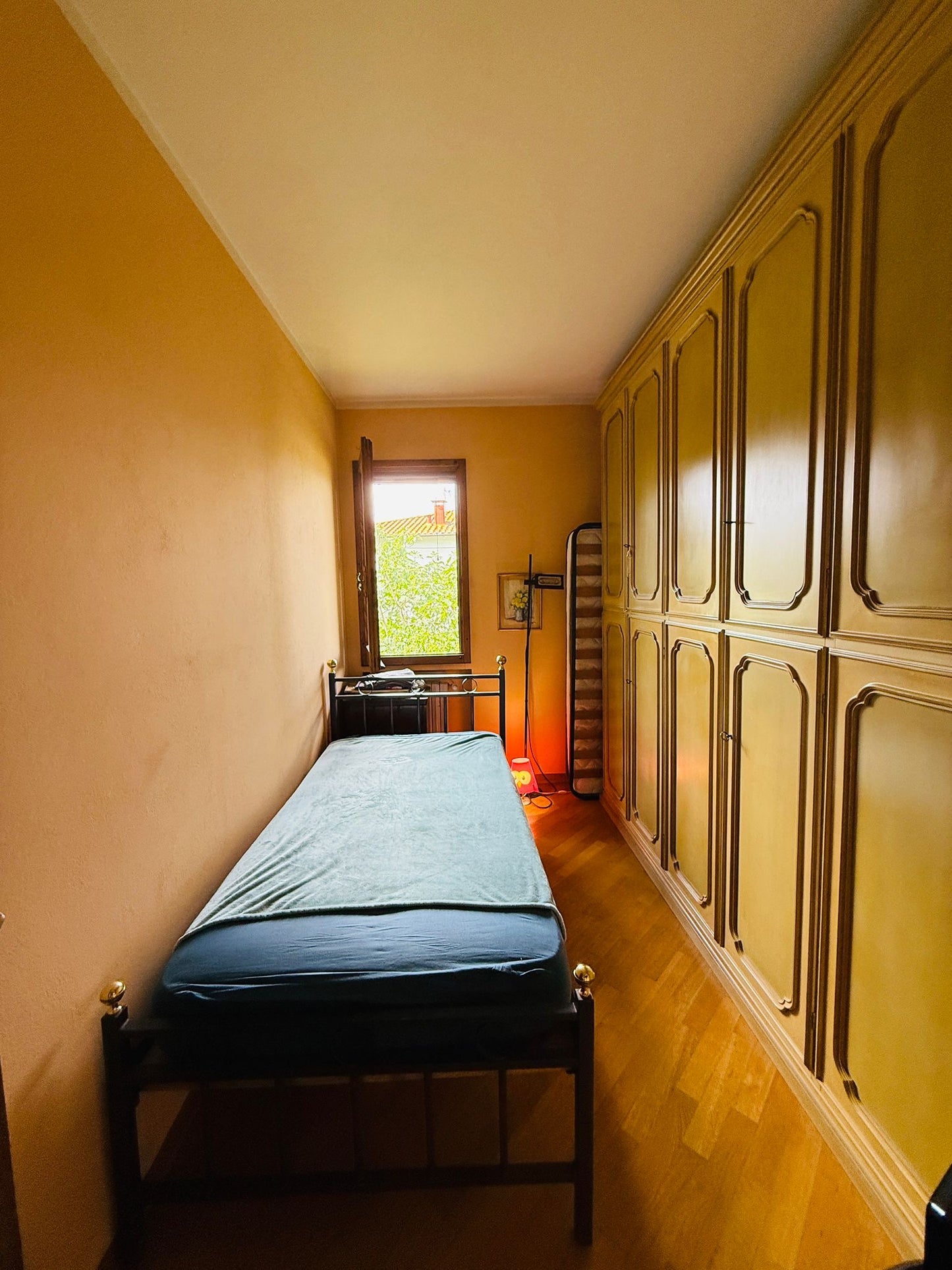 Detached house with three bedrooms and two bathrooms