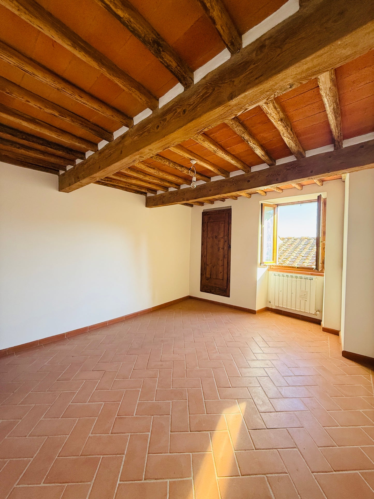Completely renovated, never-inhabited detached townhouse in Laterina