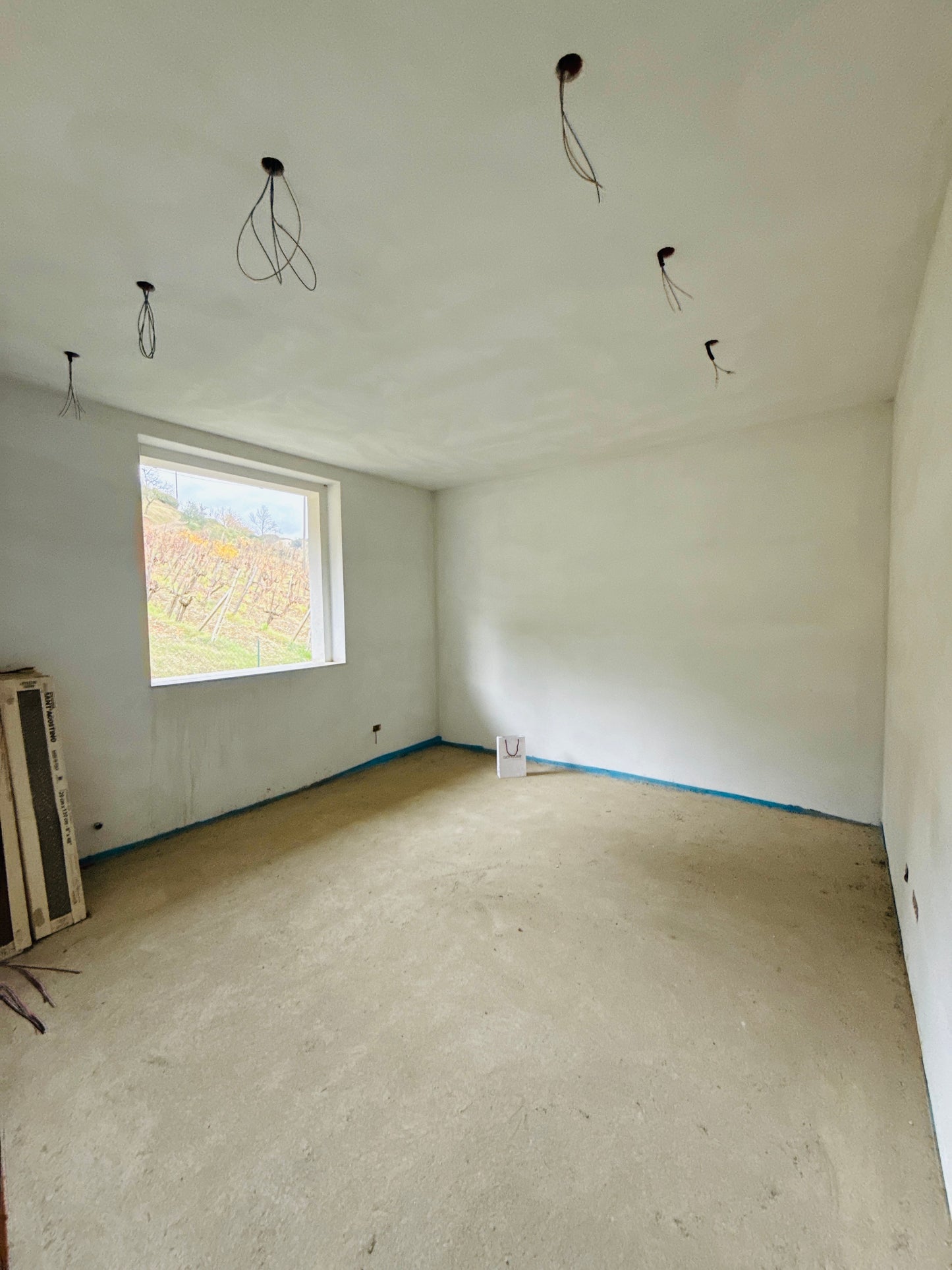 Semi-detached house for sale - advanced unfinished state