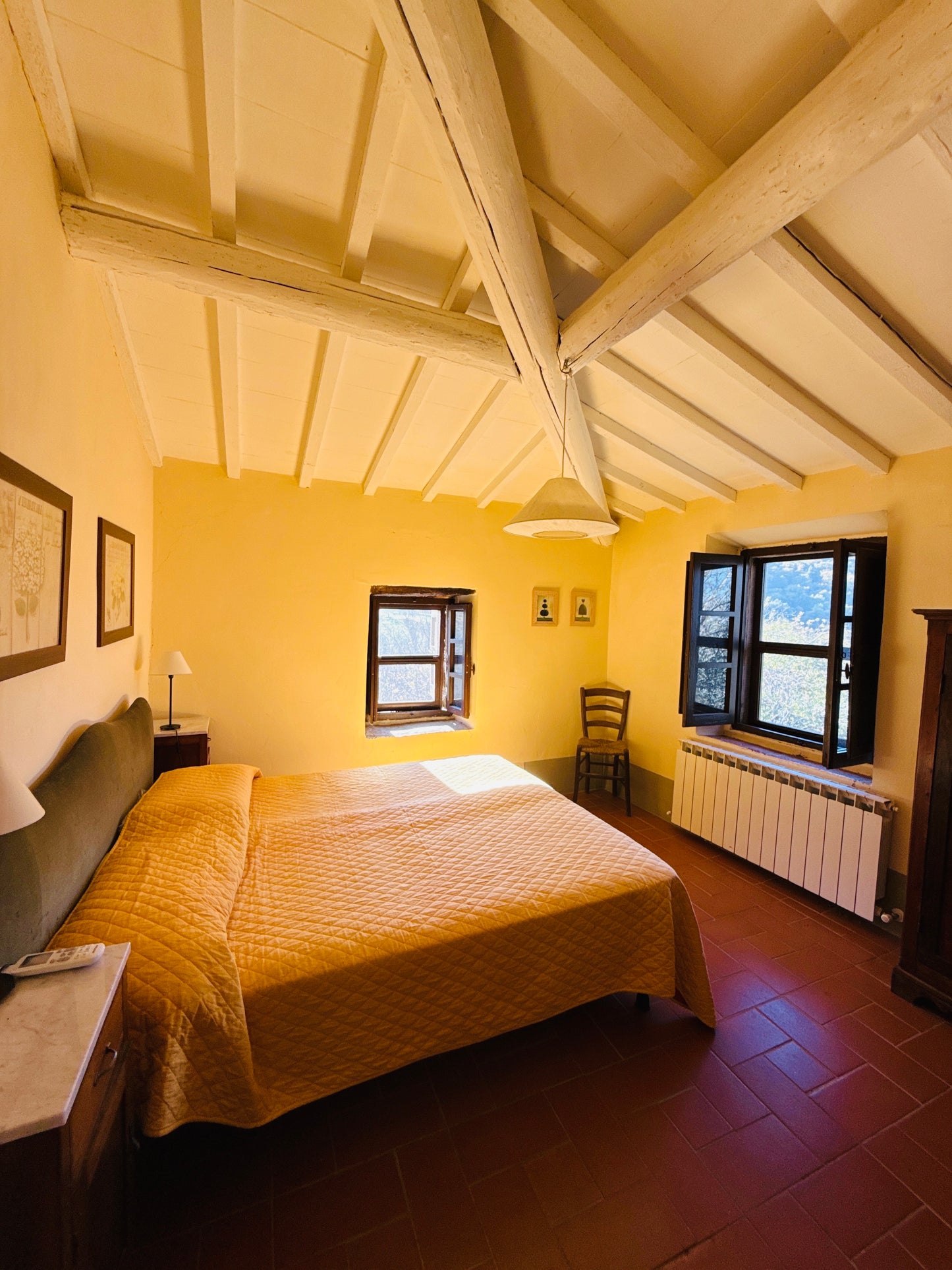 Renovated farmhouse in Pieve a Presciano with pool and view