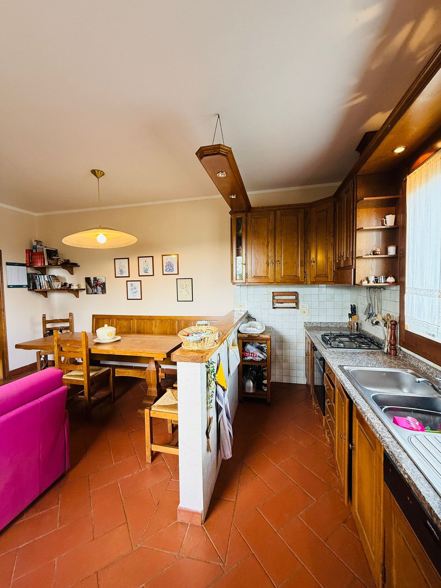Detached house with three bedrooms and two bathrooms