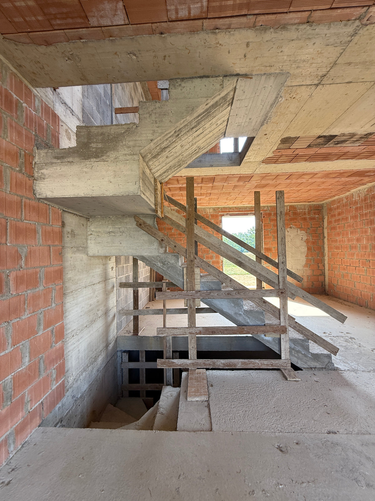 Detached house, new construction - unfinished, free on three sides