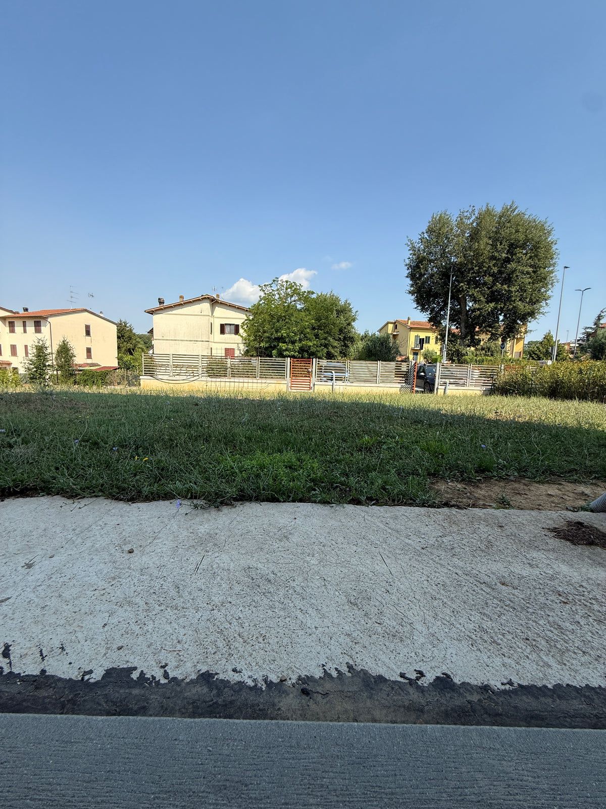 Detached house, new construction - unfinished, free on three sides