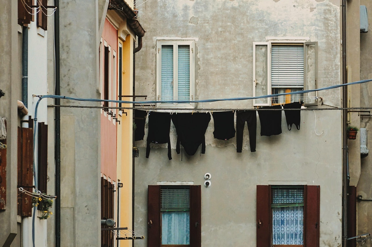 How to move to Italy