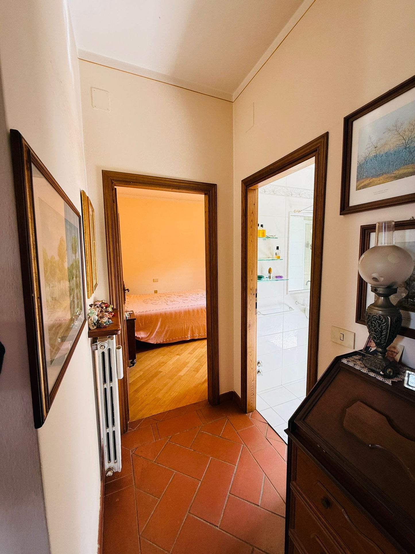 Detached house with three bedrooms and two bathrooms
