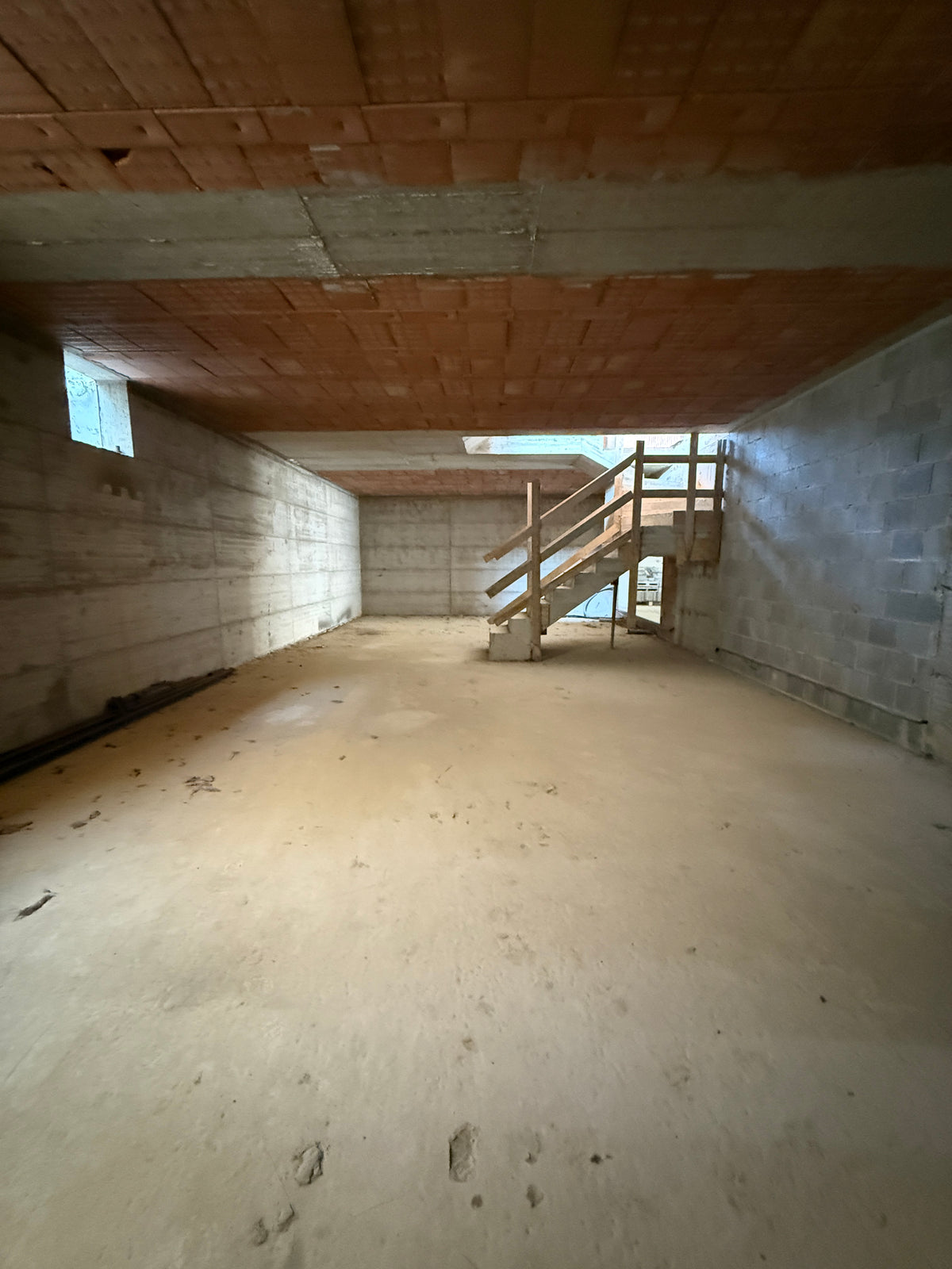 Detached house, new construction - unfinished, free on three sides