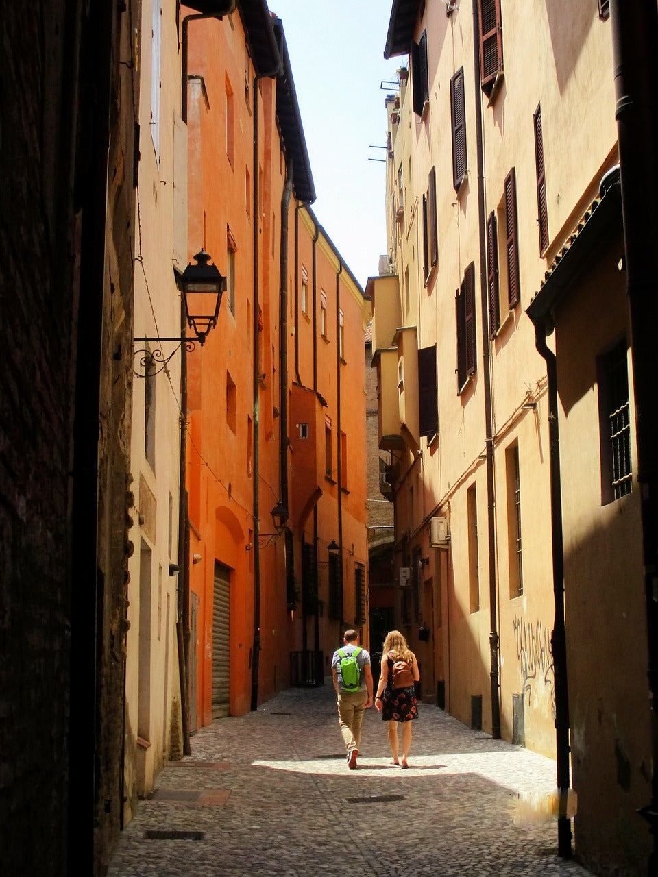 How to move to Italy