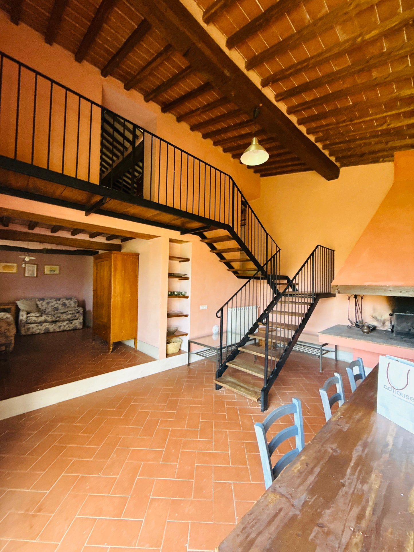 Renovated farmhouse in Pieve a Presciano with pool and view